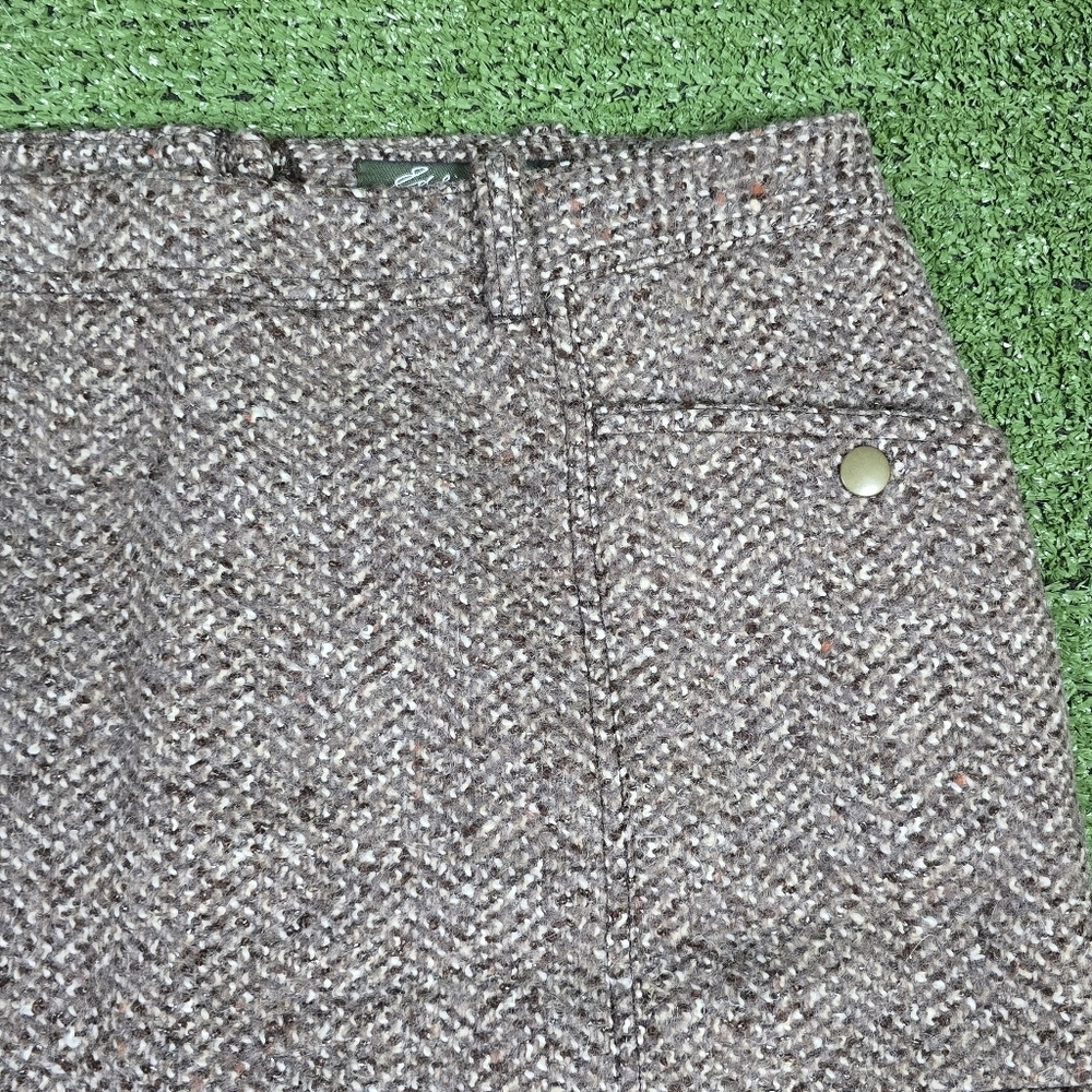 EDDIE BAUER | 48% WOOL BLEND CHEVRON WOVEN MINI SKIRT w\ BUTTONED SIDE POCKETS - Picture 6 of 15